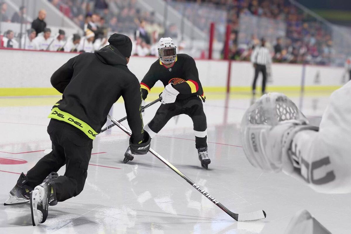 Хоккей выглядит очень реалистично. Источник: скриншот игры NHL 24 / Electronic Arts📷

