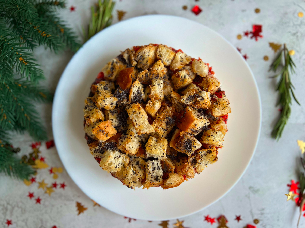 Салат с копченой курицей и сухариками. Фото: гастроблог Сладкий Персик 