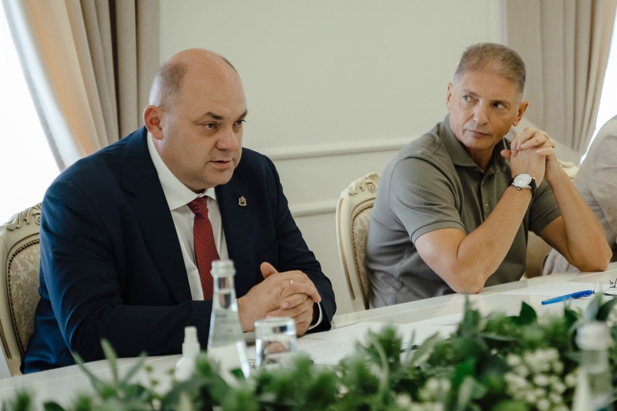    Алексей Смирнов встретился с послом МИД РФ