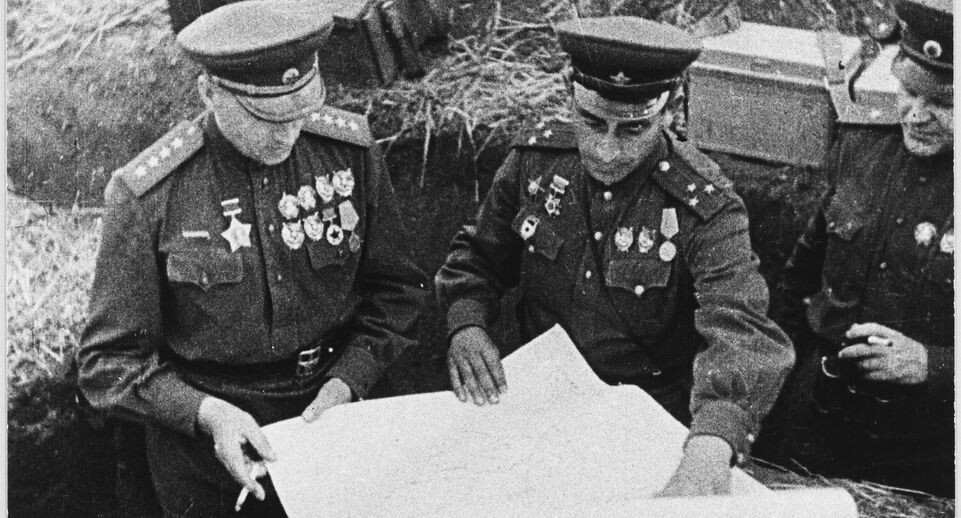    В битве под Курском К. К. Рокоссовский командовал войсками Центрального фронта. Mary Evans Picture Library / Global Look Press