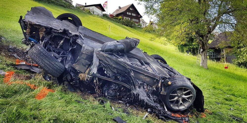 В Top Gear Кларксон, Хаммонд и Мэй протестировали и разбили несметное число автомобилей
