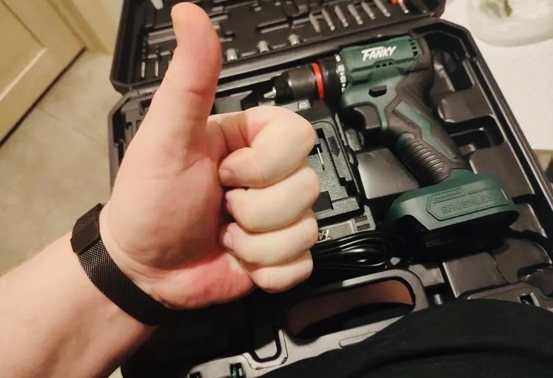 Почему опытные мастера выбирают шуруповерты "без щеток" несмотря на то, что щеточные дешевле (и технология проверена временем)