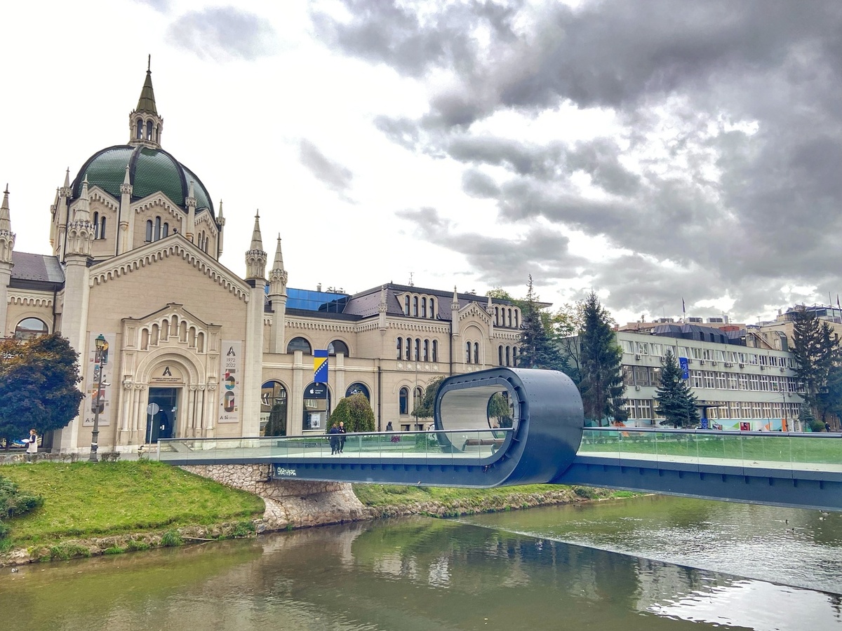 Мост "Festina Lente"