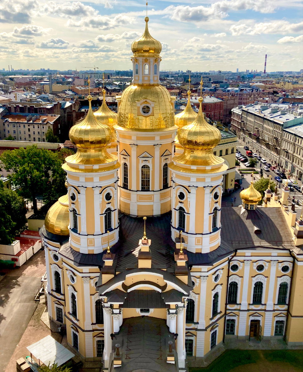 Вид с колокольни Владимирского собора. Фото автора.