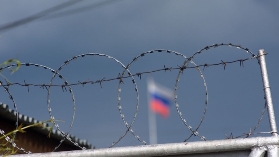    СМИ: родственники заложников подтвердили освобождение нескольких захваченных сотрудников ИК-19 Роман Захаров