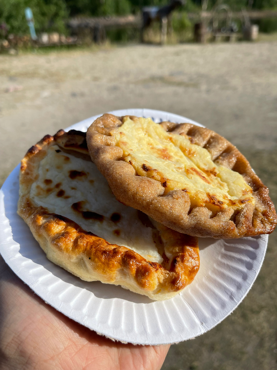 Эти калитки были с картошкой.