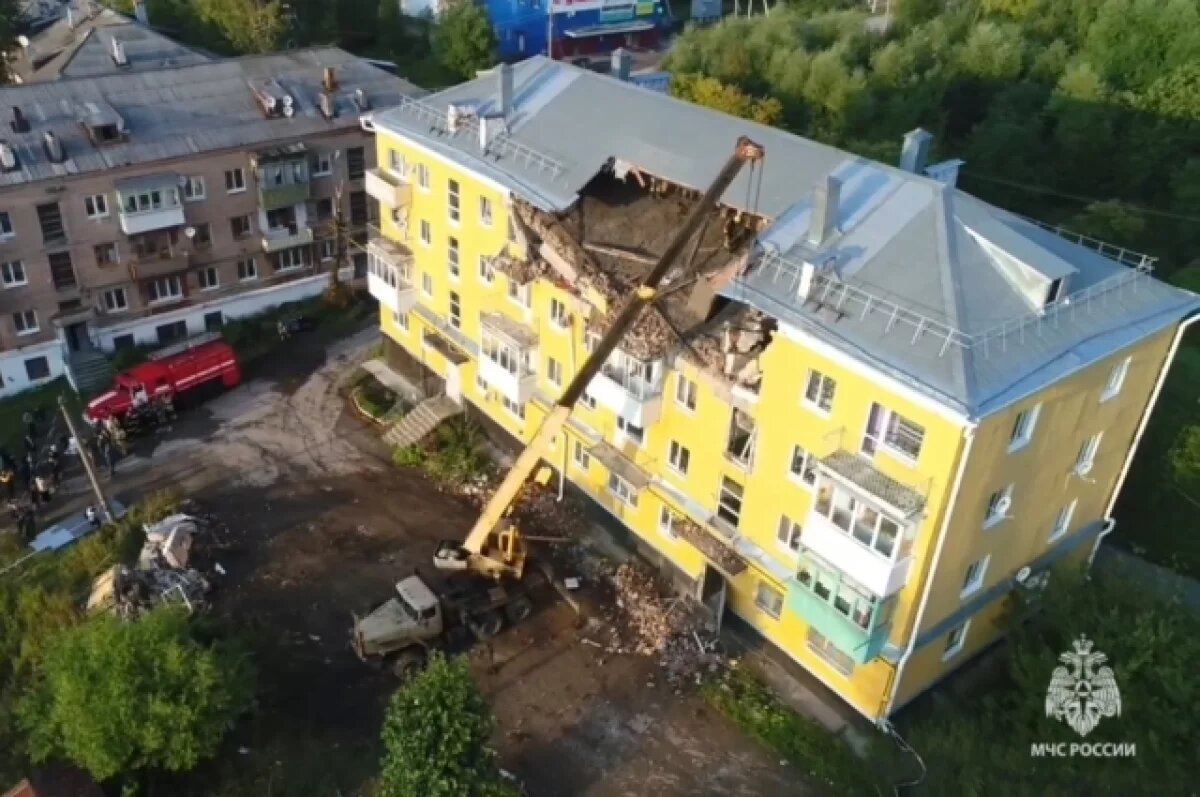    Взрыв разрушил две квартиры и перекрытия между этажами