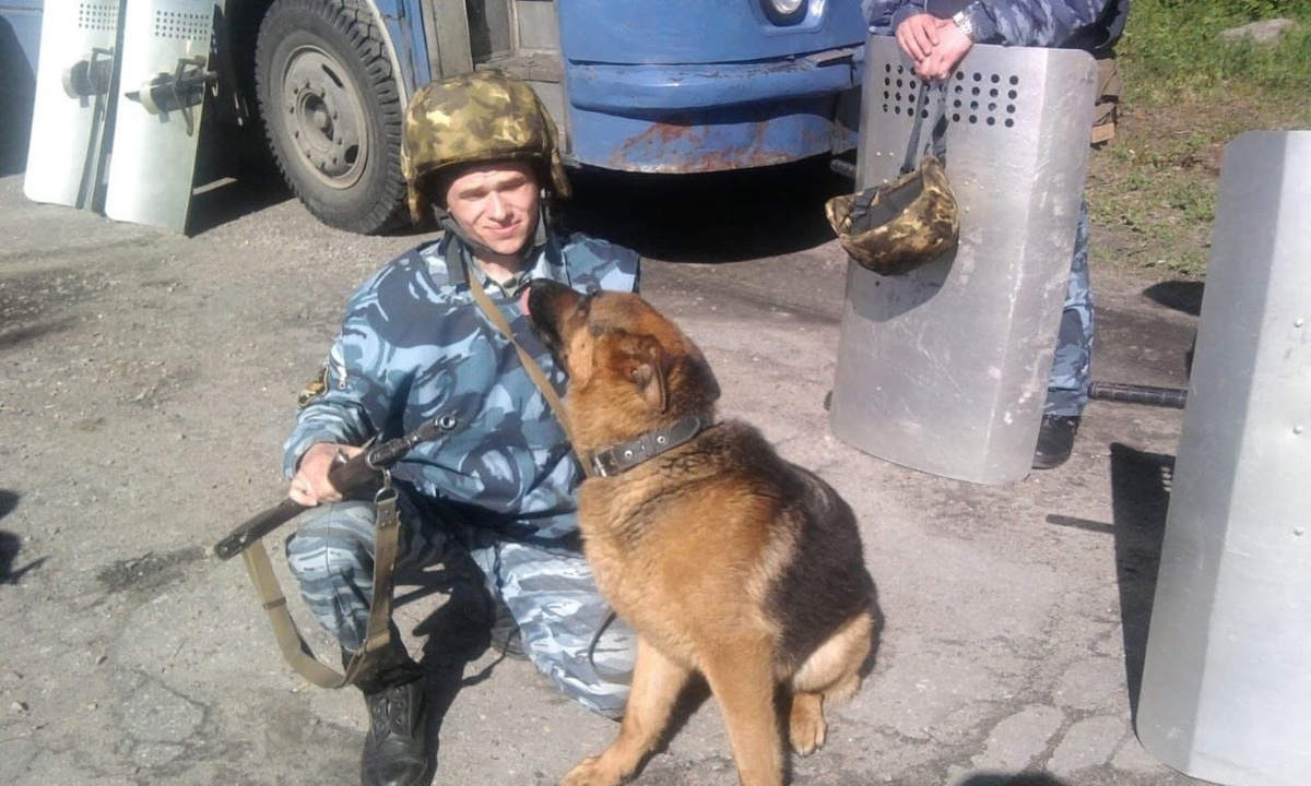    Моя Чара: как фельдшер колонии в Карелии забрала домой списанную со службы собакуУФСИН Карелии