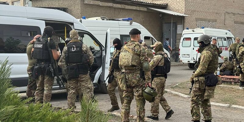 Возле ИК-19 спецназ. фото: картинки яндекса.