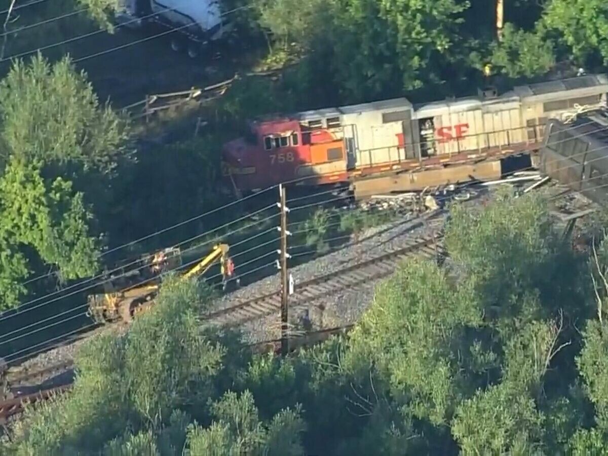    Место столкновения грузовых поездов в американском штате Колорадо© Jayson Luber/X