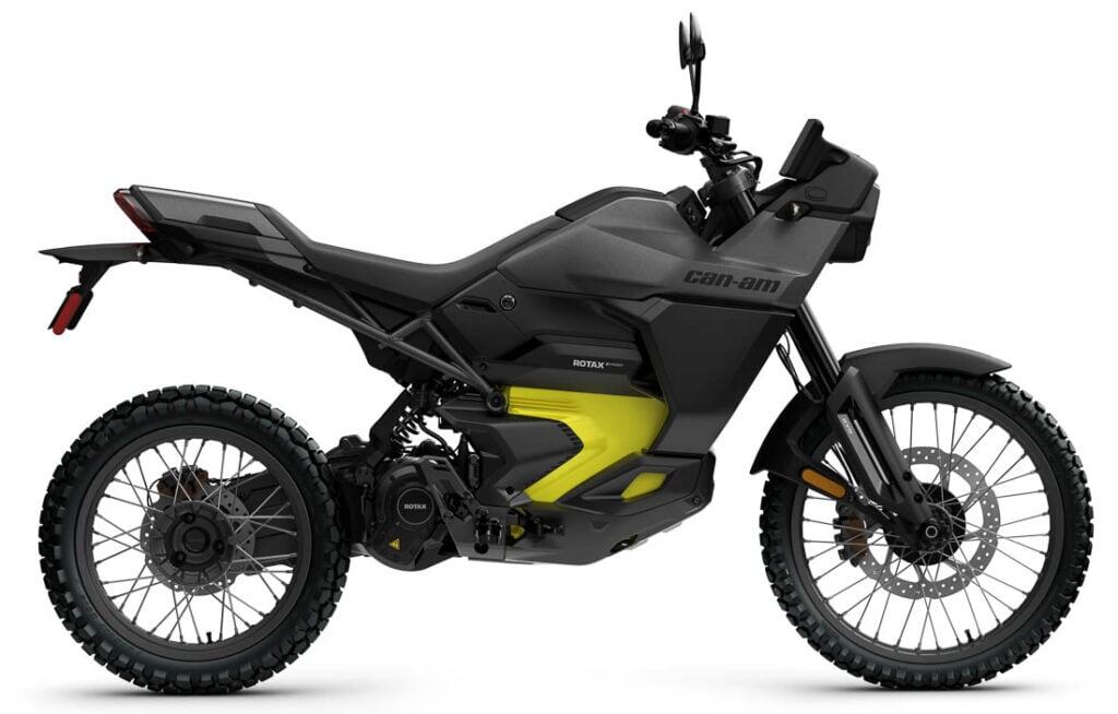 Производство основного шасси осуществляется в Мексике, аккумуляторные батареи производятся в Канаде, а электродвигатель изготавливается в Австрии.