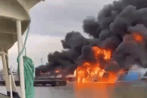 ПОСЛЕДСТВИЯ ПОПАДАНИЯ УКРАИНСКОЙ РАКЕТЫ В ПАРОМ. ИСТОЧНИК: ТГ-КАНАЛ "ВОЕННЫЙ ОСВЕДОМИТЕЛЬ"