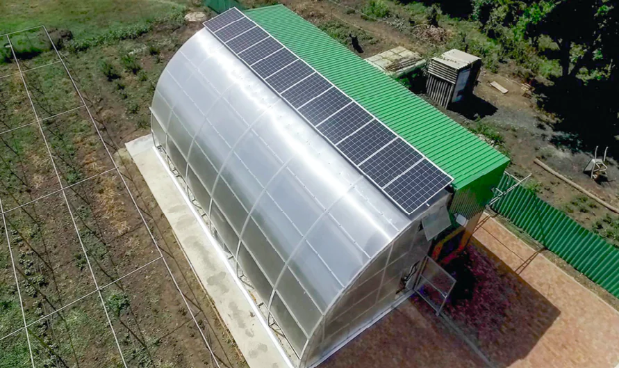 Жилой модуль «БиоДома» оснащается гибридными солнечными коллекторами для приготовления ГВС и нагрева воздуха, а также низкотемпературной системой отопления 