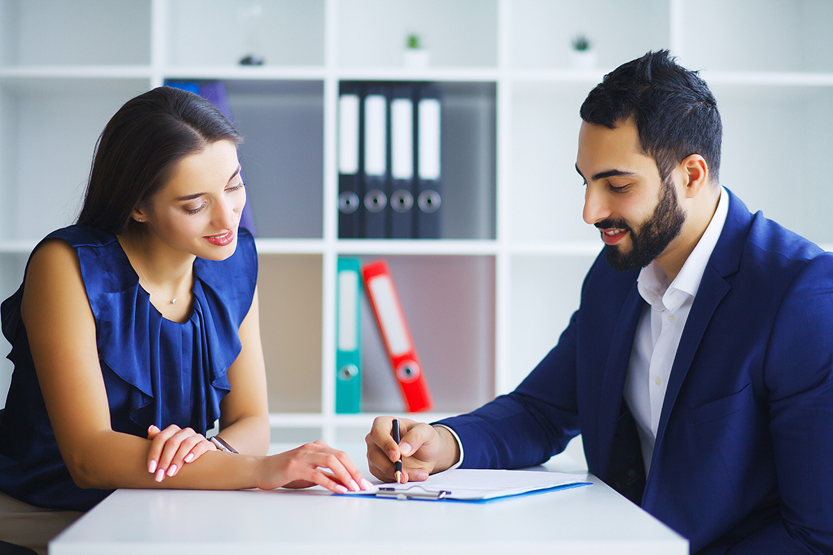    Если договор рамочный, можно расторгнуть только конкретную спецификацию. Если нет, измените условия спецификаци либо расторгните договор целиком. Источник: Shutterstock.