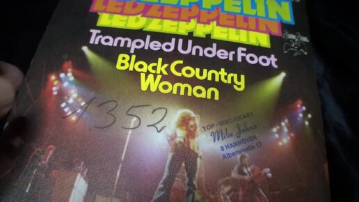 020 Led Zeppelin Trampled Under Foot - Black Country Woman 7 single Swan Song Germany