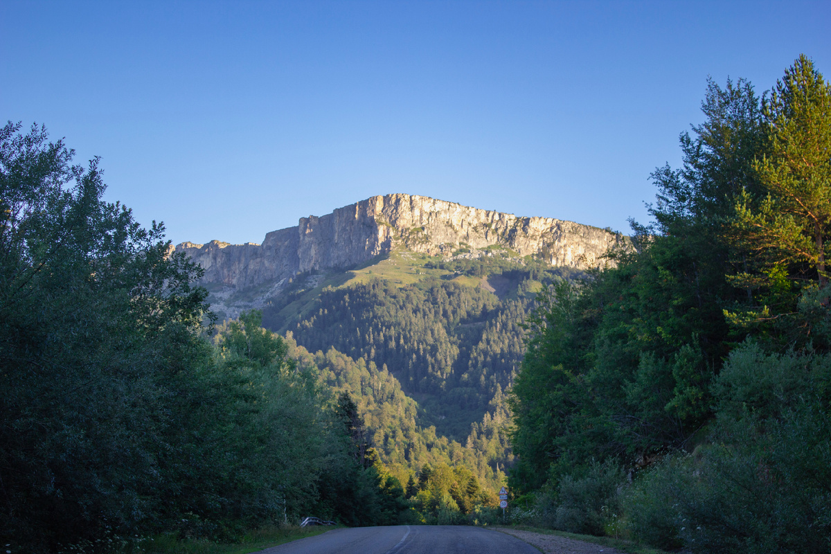Вершина Нагой-Кош, плато Лаго-Наки. 