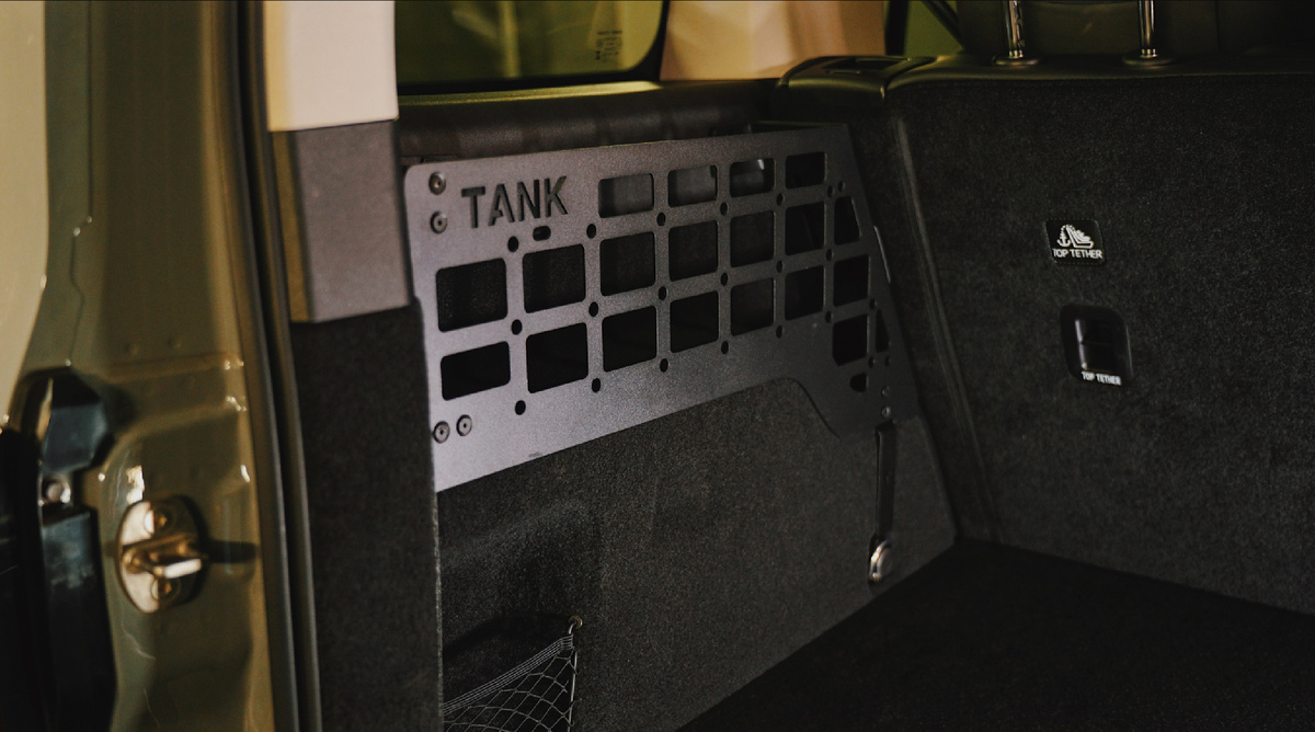 Так выглядит стеллаж на левую сторону багажника Tank 300