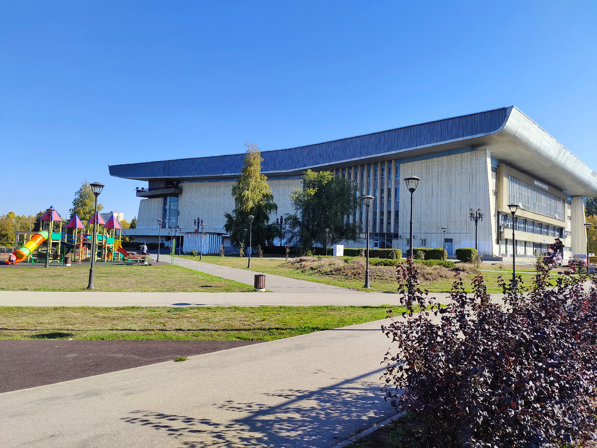 Осень в Тольятти - на небе ни облачка