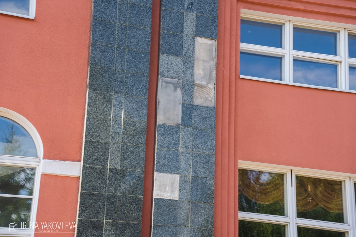    Фасад Дворца искусств в Кондопоге начал обрушатьсяИрина Яковлева