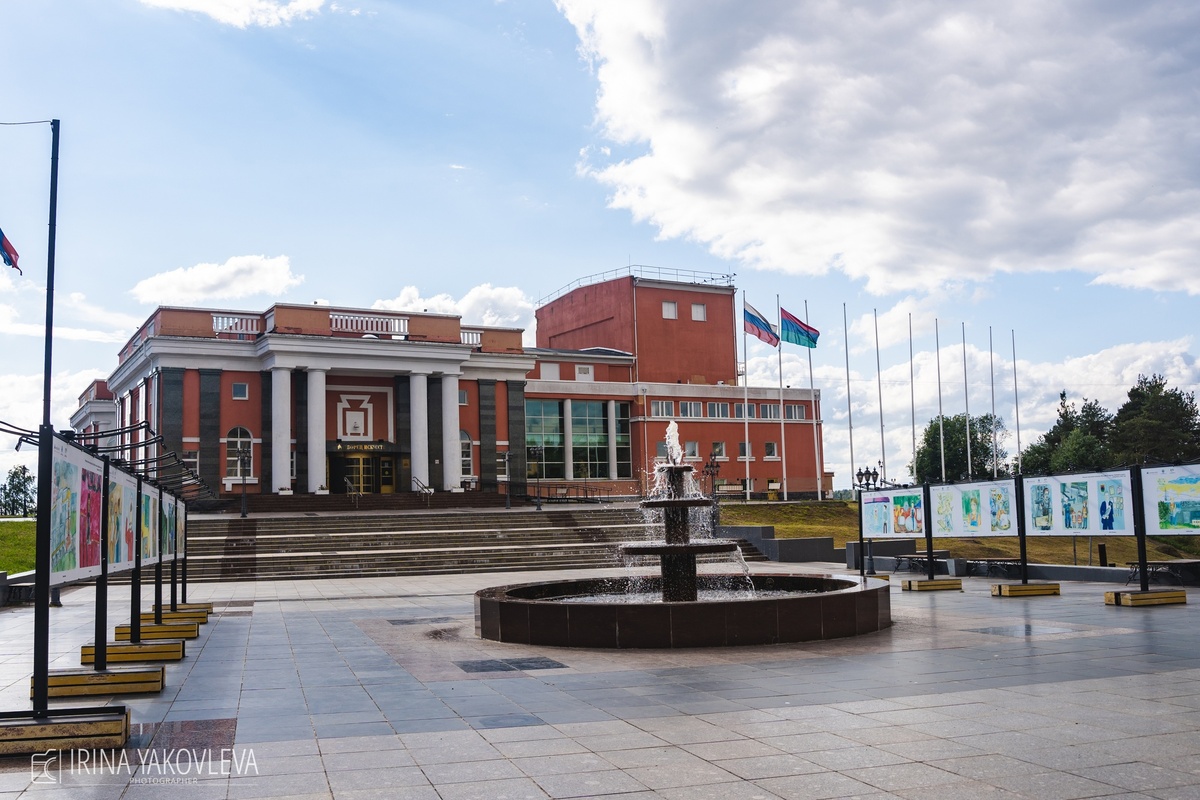    Фасад Дворца искусств в Кондопоге начал обрушатьсяИрина Яковлева