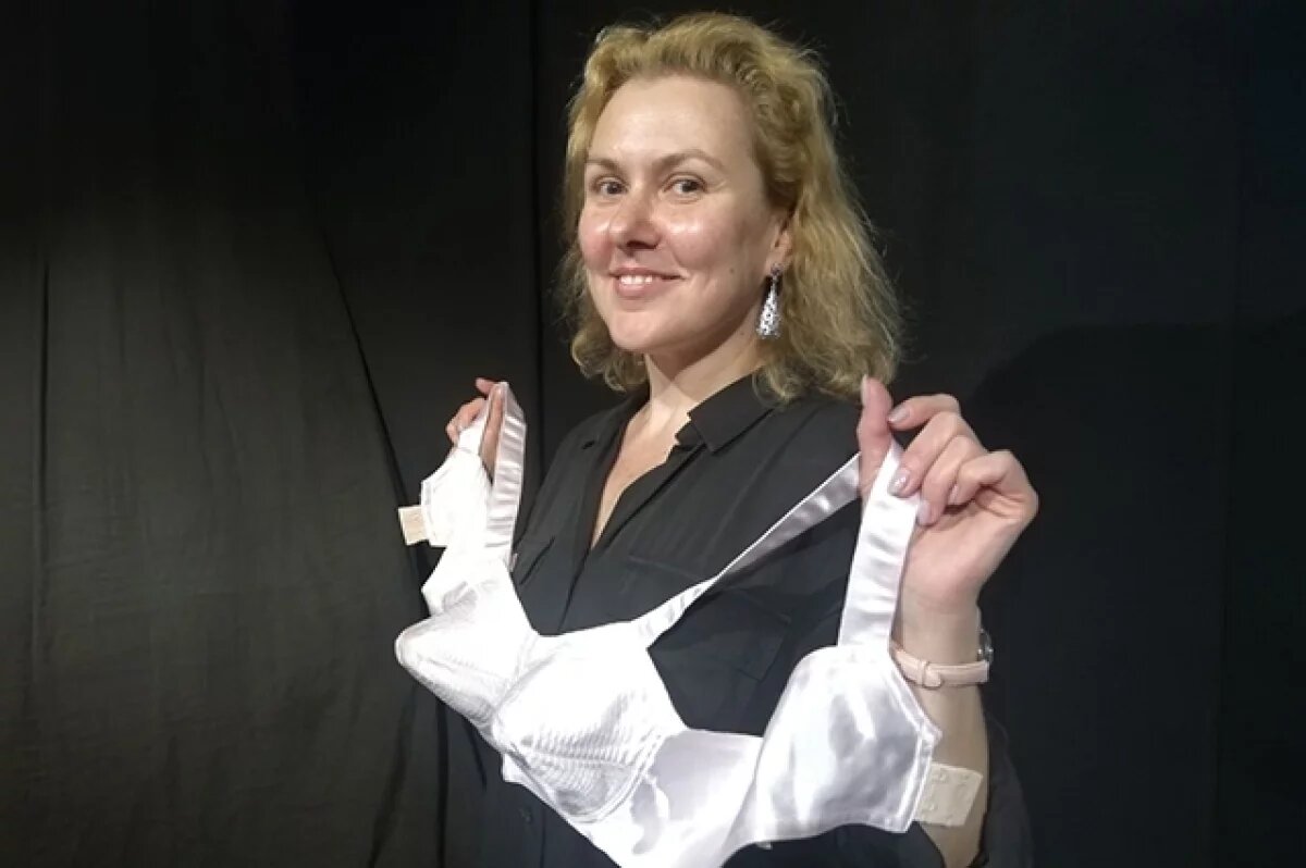    Ирина Светоносова: «Такие бюстгальтеры в народе назывались «ядерные боеголовки».