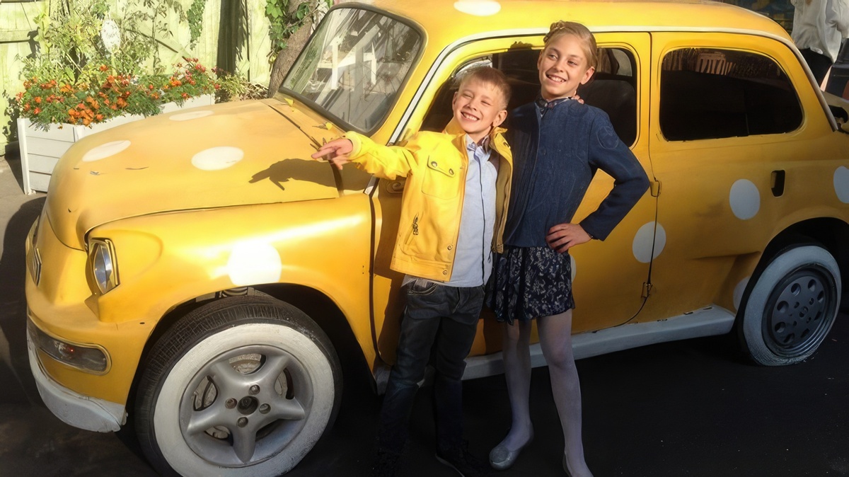    Алена Косторная и её младший брат Степан