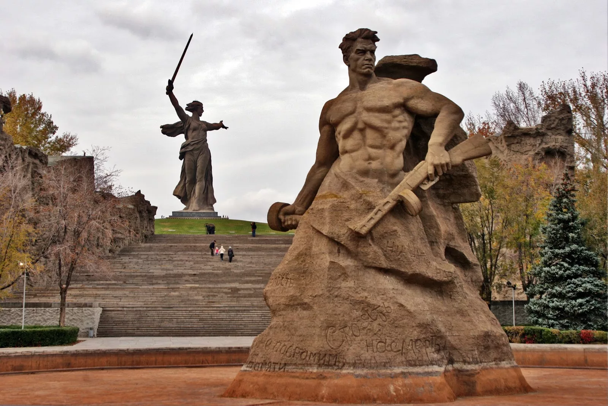 Монумент в Волгограде