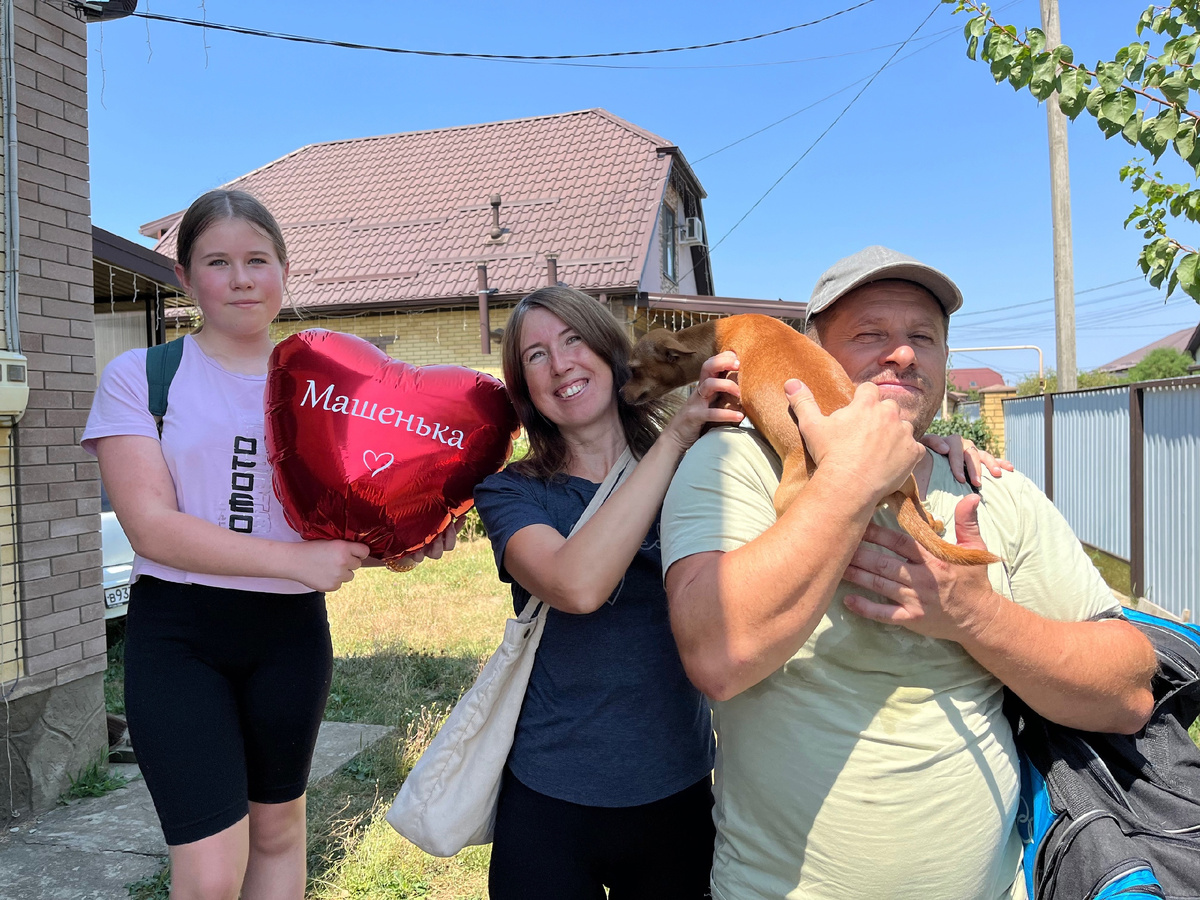 это мы вернулись из Карелии. Наша Нюша нам так обрадовалась. Не было нас 2 недели