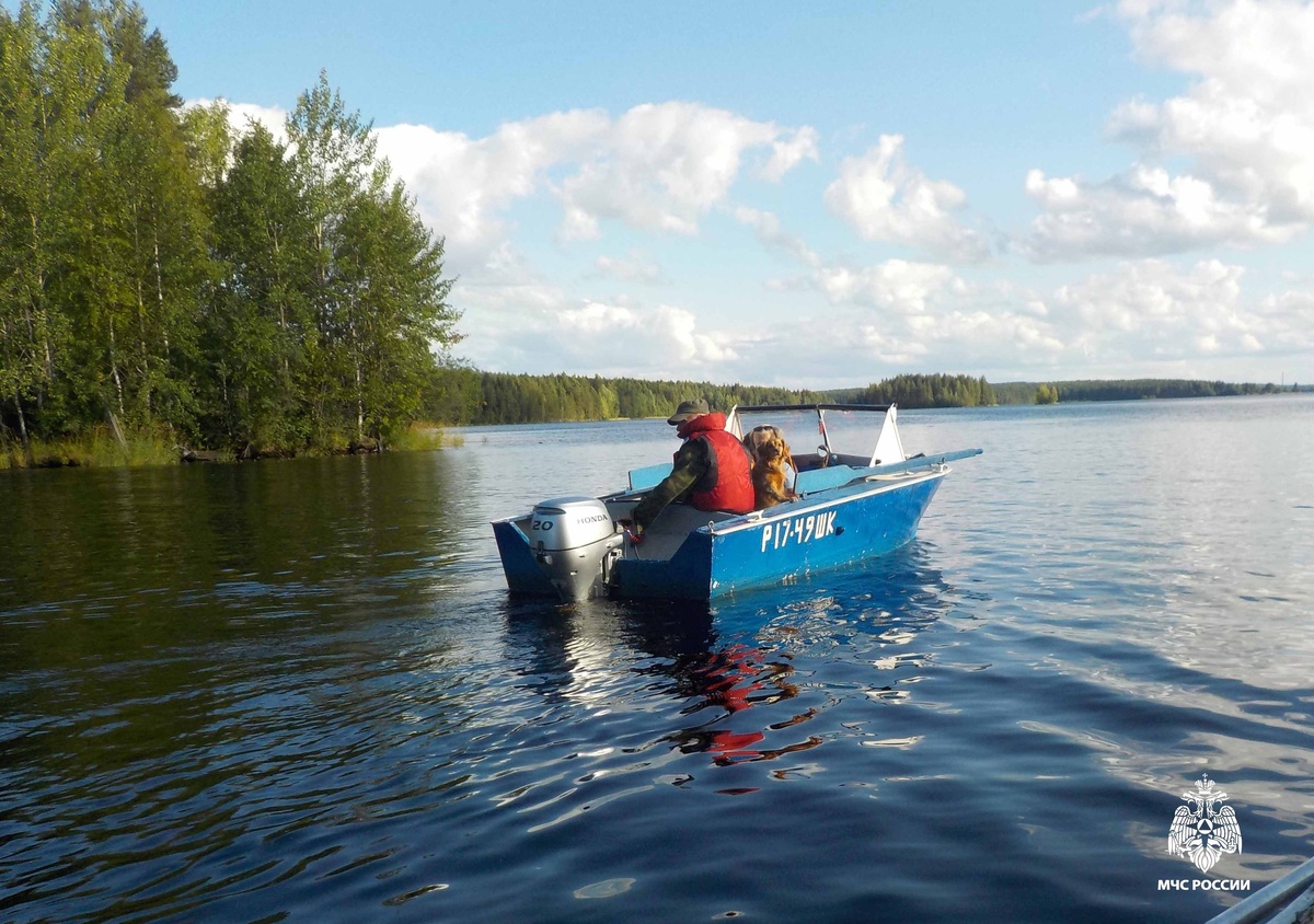    Спасатели поймали двоих нарушителей на озере в КарелииМЧС Карелии