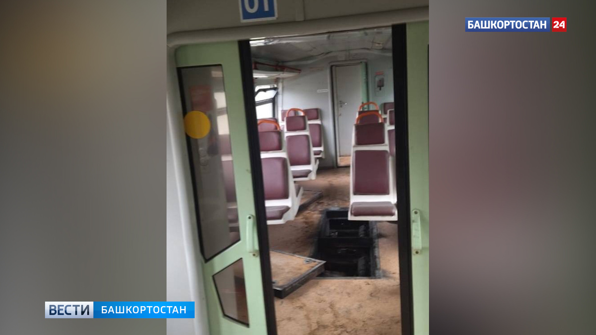    Электричка с пассажирами загорелась во время движения в Башкирии