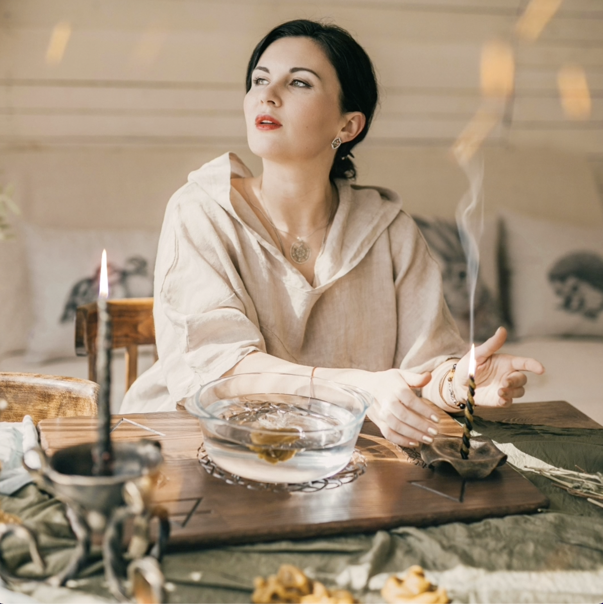 автор: основатель школы светлой магии ДАР ФЕНИКСА