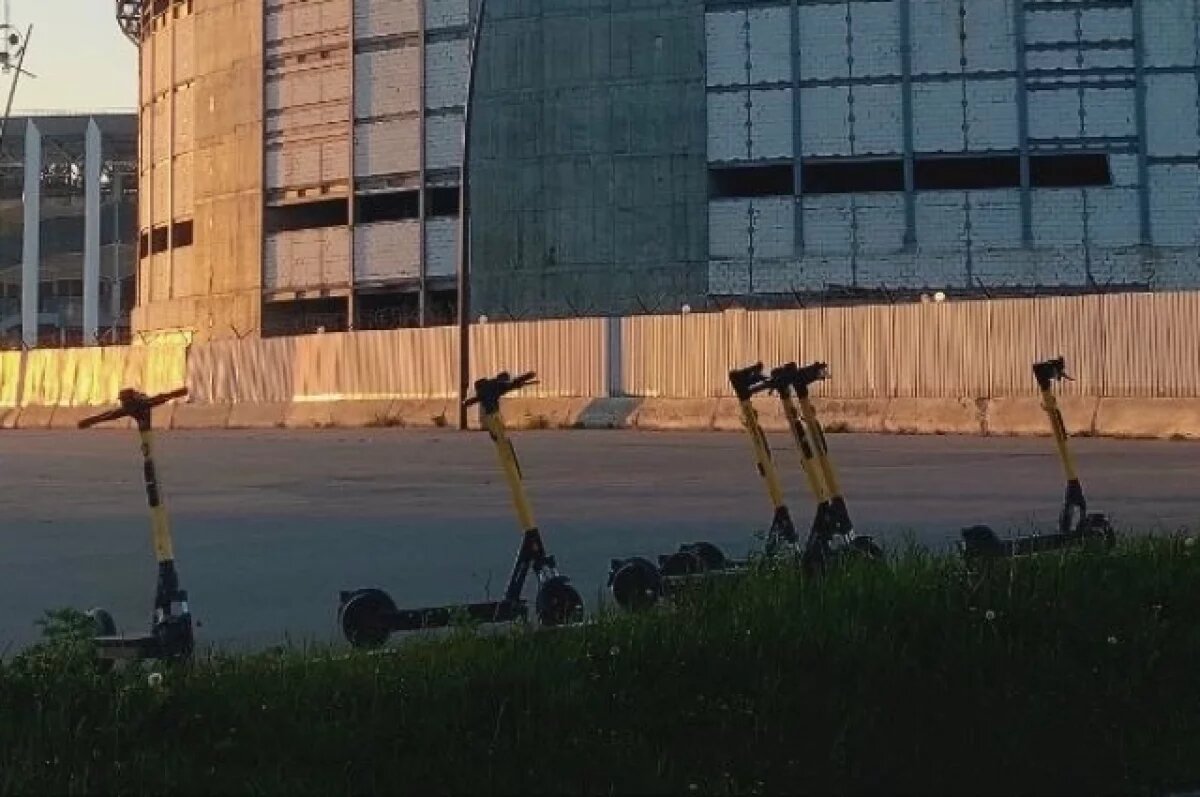    Нижегородские подростки утопили электросамокат ради эффектного видео