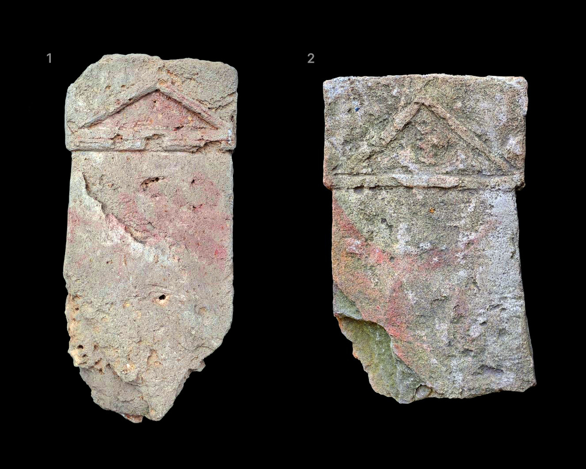 Фото надгробий с увеличенной контрастностью и насыщенностью цветов.