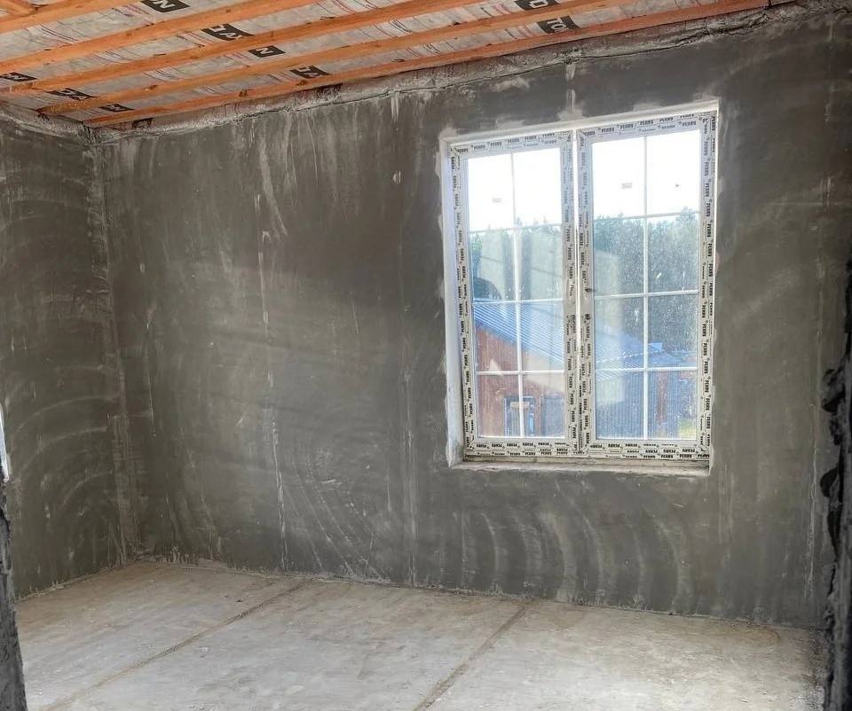 Оштукатуривание стен по маякам в частном доме