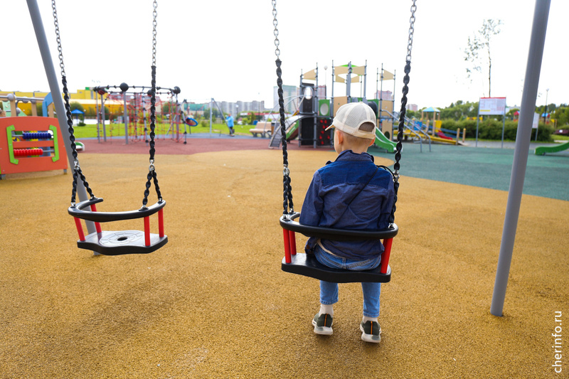    Сегодня детские городки оценил врио губернатора Георгий Филимонов.