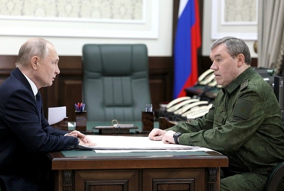    Президент России Владимир Путин и Валерий Герасимов