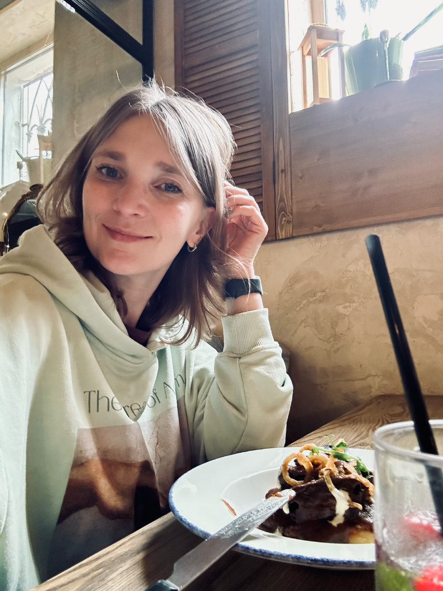 Весной с мужем катались на разведку. Брала себе томлёные щёчки :)