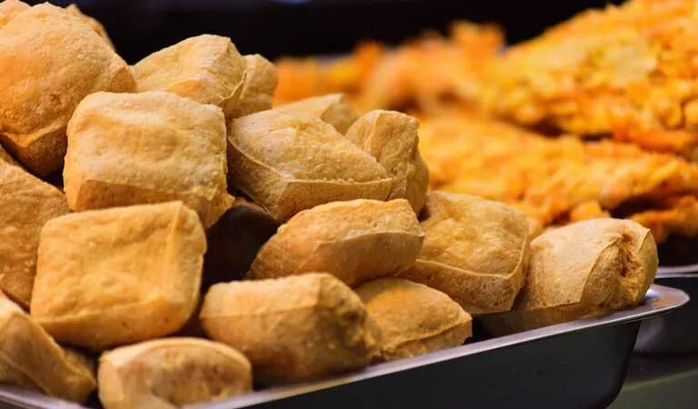 Почти каждое утро или вечер на углу улицы Гунжэнь можно увидеть старика, медленно толкающего тележку с тофу. (Pixabay)