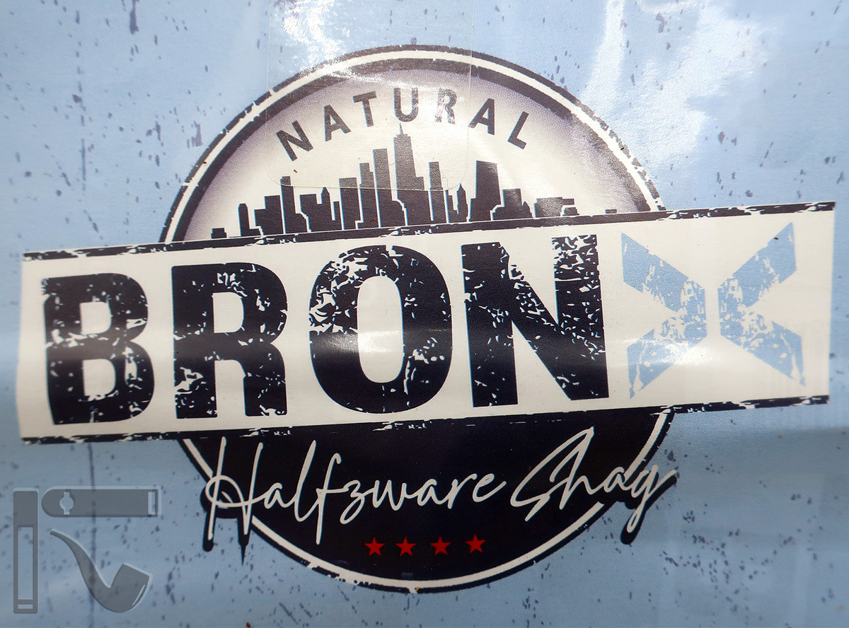 Табак Bronx Halfzware. Фото: © канал "Уголок Курильщика"