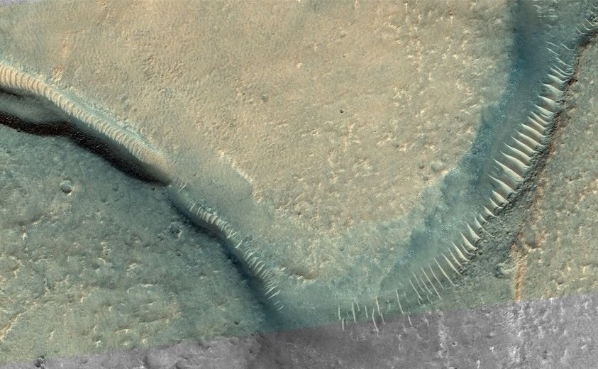 «Стеклянные черви», по мнению астрофизика – искусственные образования. Фото: userapi.com.