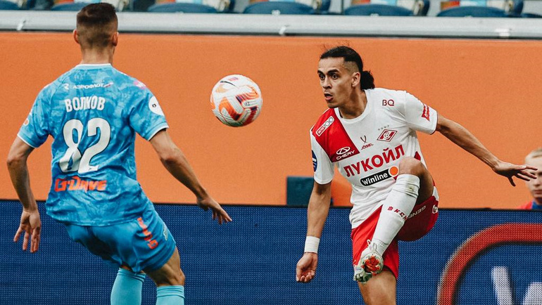    Сергей Волков и Хесус Медина в матче «Зенит» — «Спартак» (0:0). ФК «Спартак»