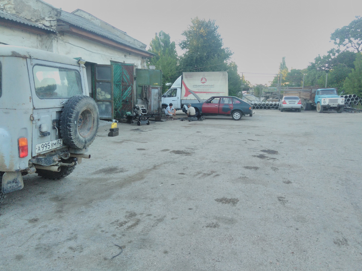 Привет из 2017 года) Да,да - у меня он был цветной) Моя любимая машина, которая дала очень много эмоций)))