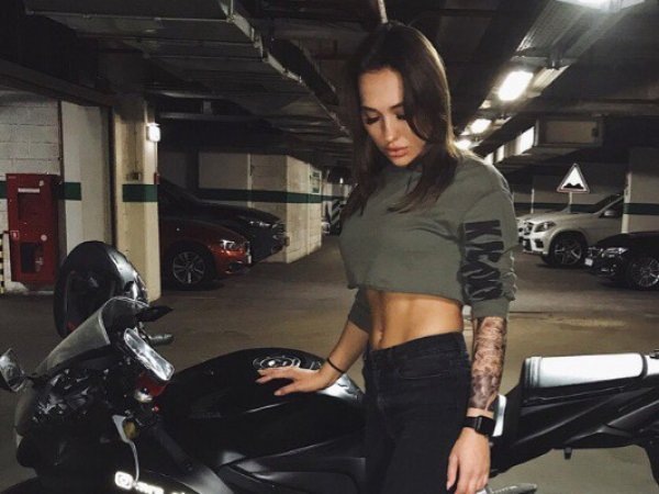 Мотоблогер Оля Петрова