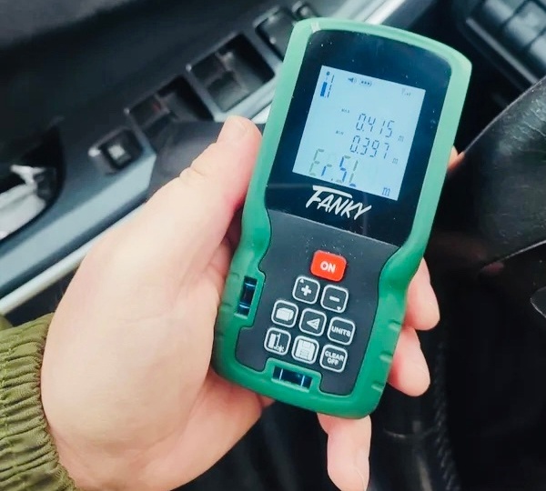 Теперь измерять площади неровных помещений и большие расстояния, без ошибок и одной рукой легче простого. Чем заменить строительную рулетку