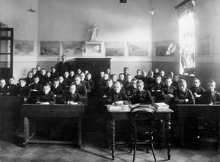 Реальное училище - один из символов образования в имперской России. /Фото: sibmama.ru