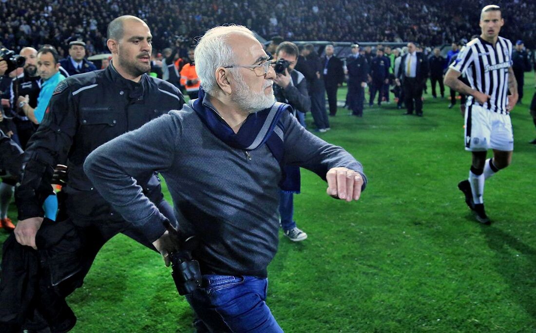    twitter.com/GregGavalas