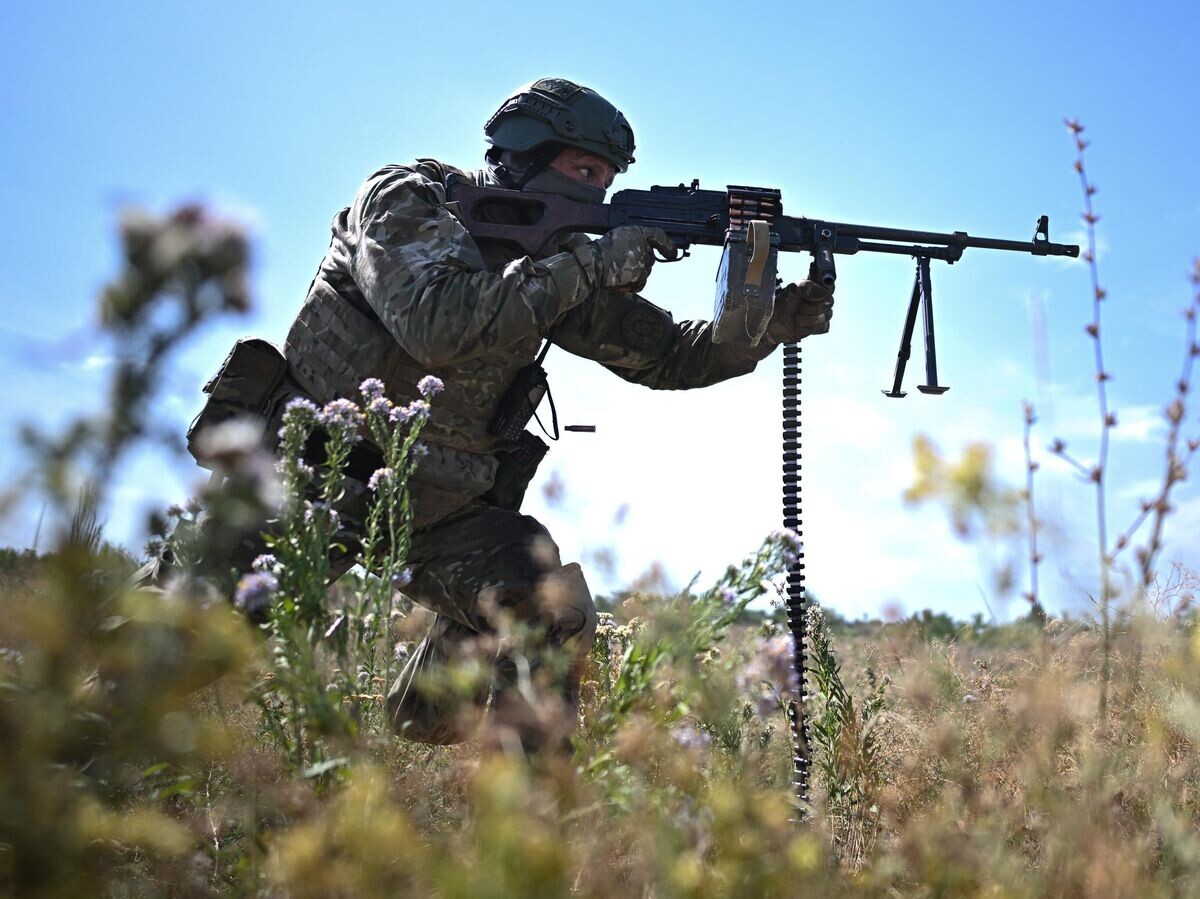    Российский военнослужащий© РИА Новости / Сергей Бобылев