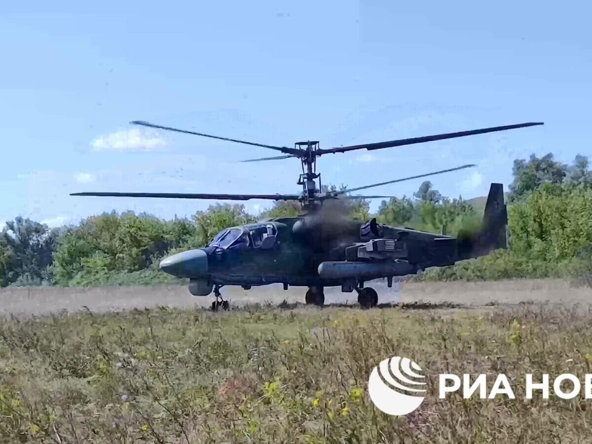    Экипаж Ка-52 нанес удар авиаракетами по живой силе и бронированной технике ВСУ© Министерство обороны РФ