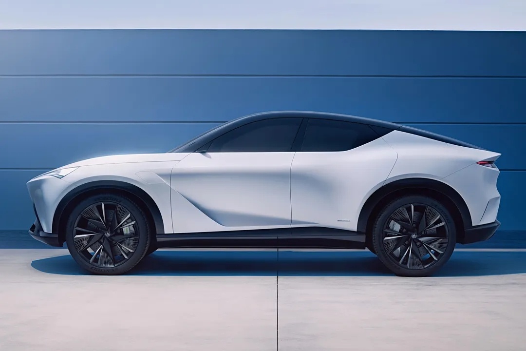    Acura показала концепт электрокара в стиле спортивного катера