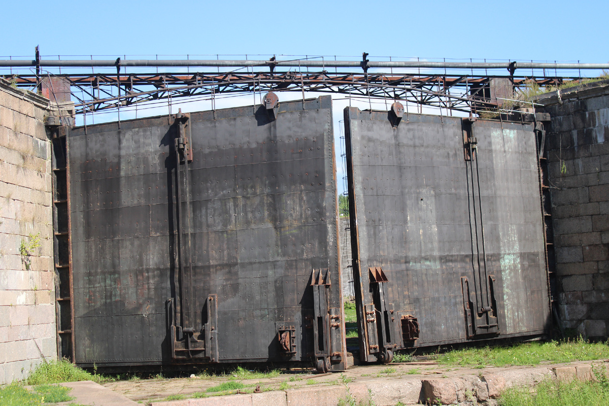 Мегакалитка в исполнении Зураба нашего, Церетели: Фактически Властелин Колец!